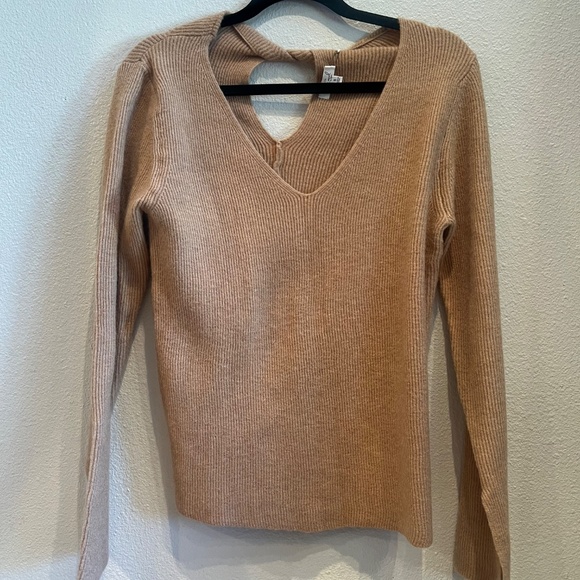 New Easel Sweater Tan V Neck Keyhole Mid weight Pullover Cozy Relaxed Fit - Picture 1 of 11